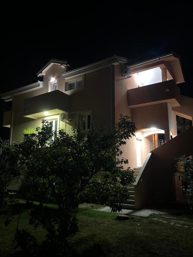 Apartments Two Olives Kotor Exterior photo
